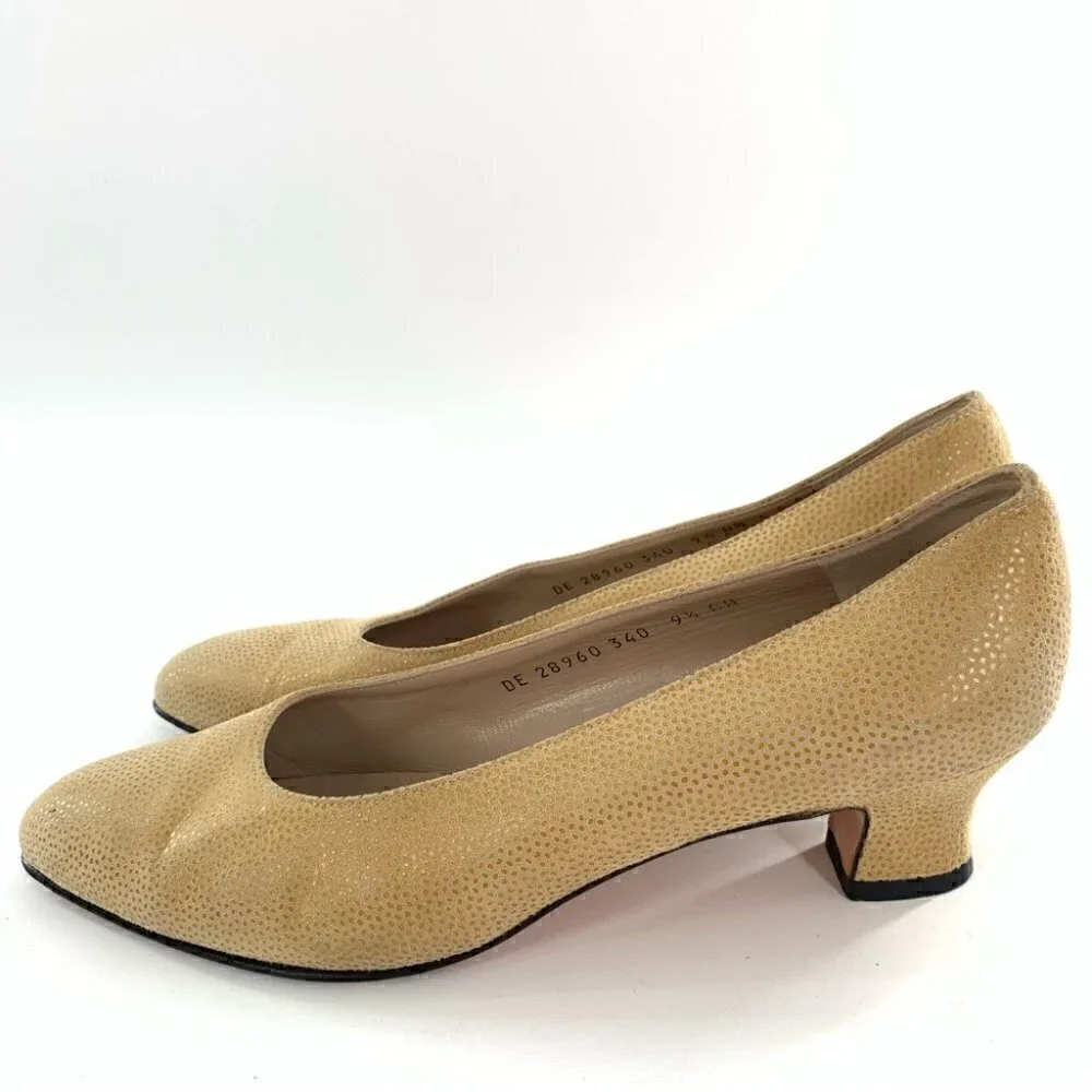 Salvatore Ferragamo heels 9.5 AA gold Italian leather vintage 80s 90s old money